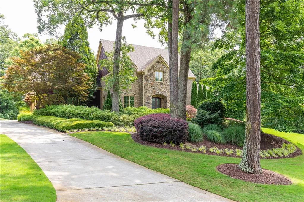 5271 Vernon Springs Trail, Atlanta, Georgia 30327, 5 Bedrooms Bedrooms, ,5 BathroomsBathrooms,Residential,Sold,5271 Vernon Springs Trail,6735818