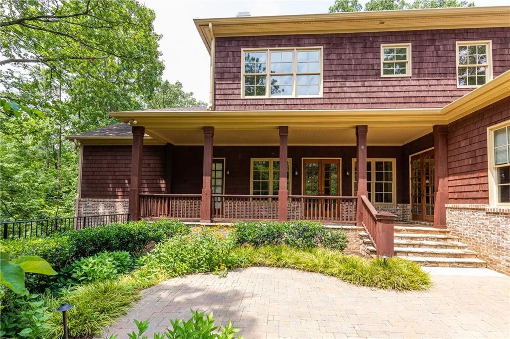 5271 Vernon Springs Trail, Atlanta, Georgia 30327, 5 Bedrooms Bedrooms, ,5 BathroomsBathrooms,Residential,Sold,5271 Vernon Springs Trail,6735818