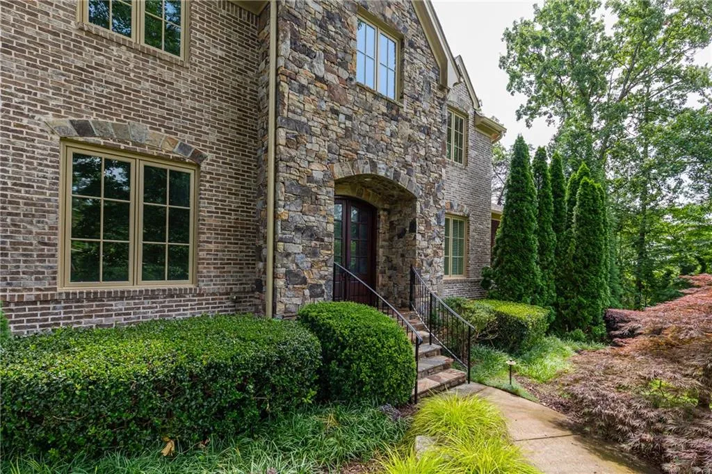 5271 Vernon Springs Trail, Atlanta, Georgia 30327, 5 Bedrooms Bedrooms, ,5 BathroomsBathrooms,Residential,Sold,5271 Vernon Springs Trail,6735818