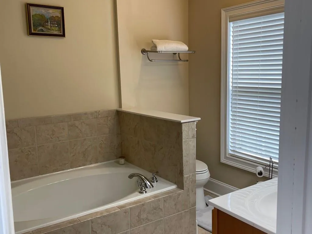 6436 Chariot Street, Sandy Springs, Georgia 30328, 3 Bedrooms Bedrooms, ,2 BathroomsBathrooms,Residential,Sold,6436 Chariot Street,6897080