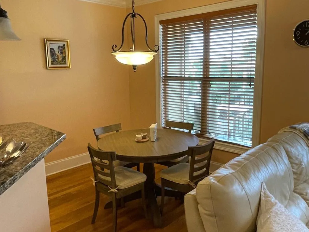 6436 Chariot Street, Sandy Springs, Georgia 30328, 3 Bedrooms Bedrooms, ,2 BathroomsBathrooms,Residential,Sold,6436 Chariot Street,6897080