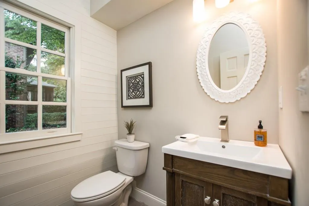 210 W Spalding Drive, Sandy Springs, Georgia 30328, 5 Bedrooms Bedrooms, ,3 BathroomsBathrooms,Residential,Sold,210 W Spalding Drive,6054867