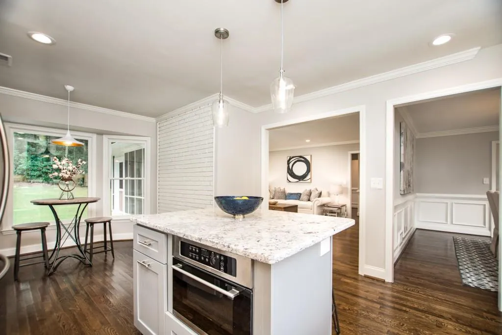 210 W Spalding Drive, Sandy Springs, Georgia 30328, 5 Bedrooms Bedrooms, ,3 BathroomsBathrooms,Residential,Sold,210 W Spalding Drive,6054867
