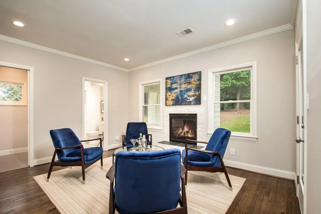 210 W Spalding Drive, Sandy Springs, Georgia 30328, 5 Bedrooms Bedrooms, ,3 BathroomsBathrooms,Residential,Sold,210 W Spalding Drive,6054867