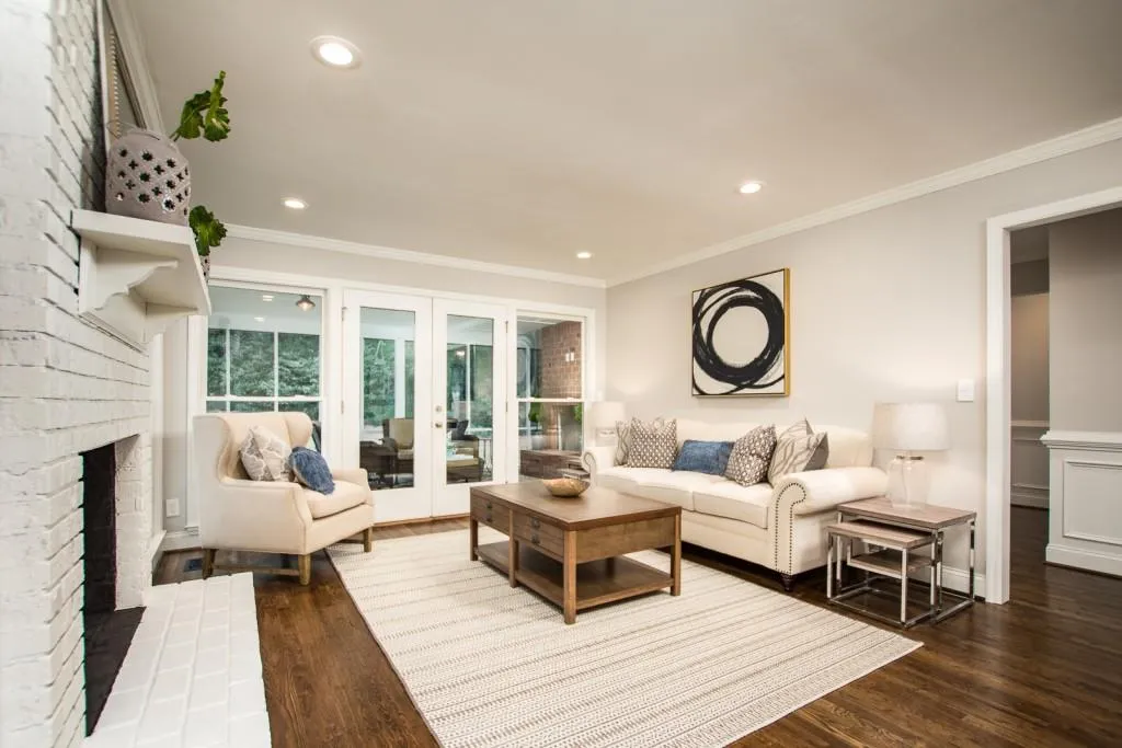 210 W Spalding Drive, Sandy Springs, Georgia 30328, 5 Bedrooms Bedrooms, ,3 BathroomsBathrooms,Residential,Sold,210 W Spalding Drive,6054867