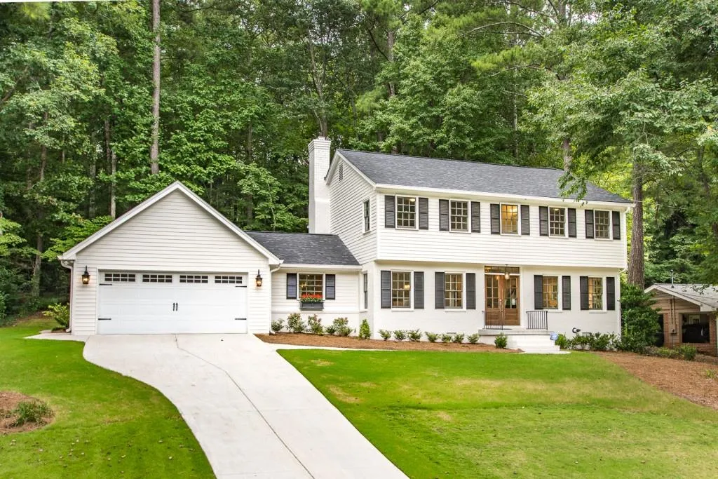 210 W Spalding Drive, Sandy Springs, Georgia 30328, 5 Bedrooms Bedrooms, ,3 BathroomsBathrooms,Residential,Sold,210 W Spalding Drive,6054867