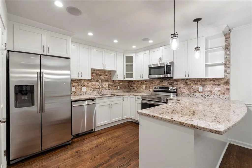Welcome to the heart of the home recently updated and ready for the most discerning cooks!