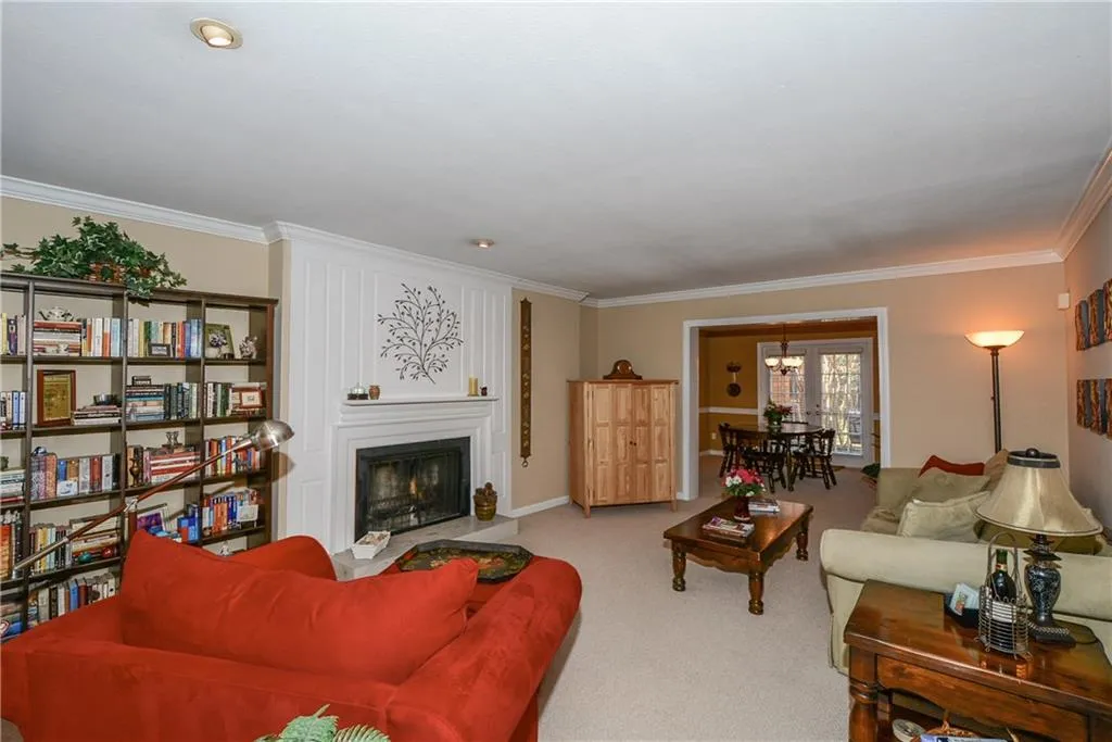 12 James River Place Ne, Atlanta, Georgia 30342, 3 Bedrooms Bedrooms, ,2 BathroomsBathrooms,Residential,Sold,12 James River Place Ne,5626311