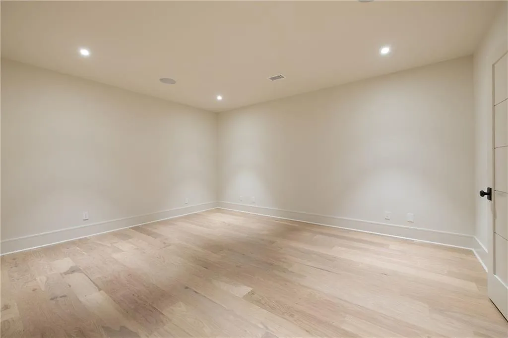 1020 Foxcroft Road Nw, Atlanta, Georgia 30327, 5 Bedrooms Bedrooms, ,4 BathroomsBathrooms,Residential,For Sale,1020 Foxcroft Road Nw,7646064