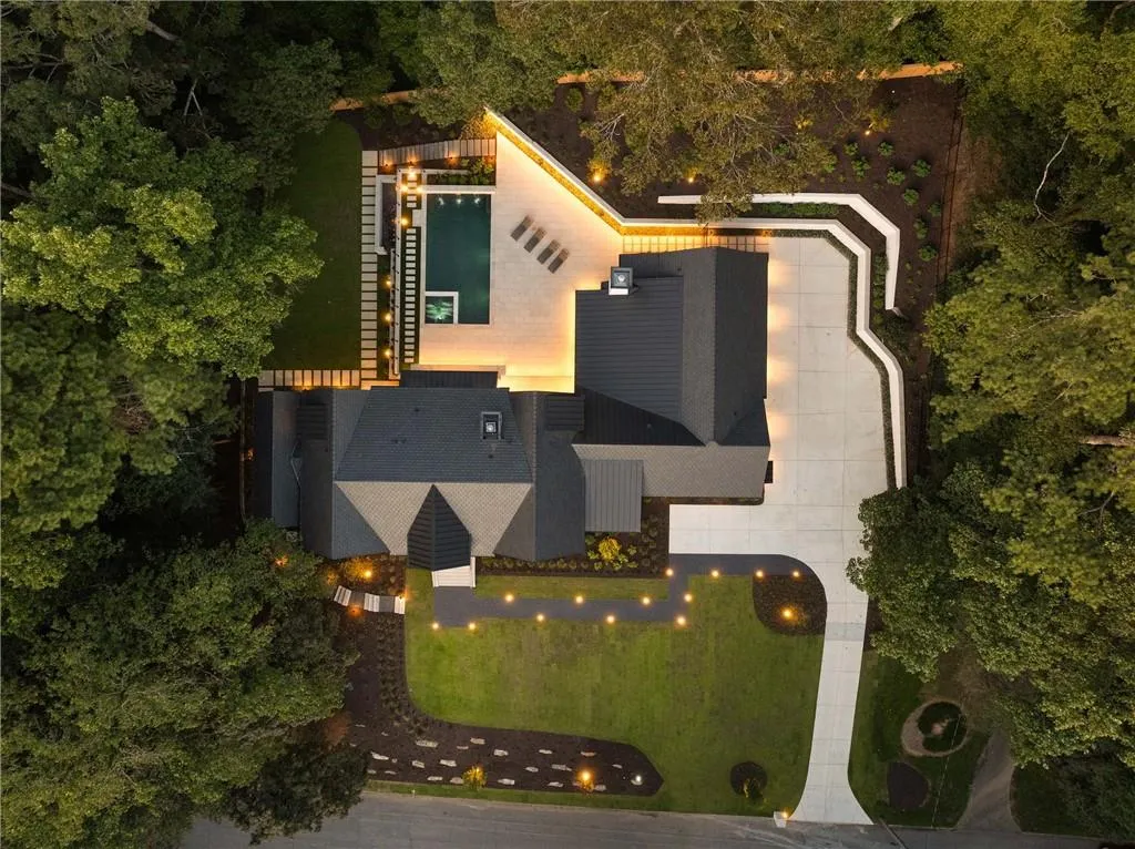 1020 Foxcroft Road Nw, Atlanta, Georgia 30327, 5 Bedrooms Bedrooms, ,4 BathroomsBathrooms,Residential,For Sale,1020 Foxcroft Road Nw,7646064