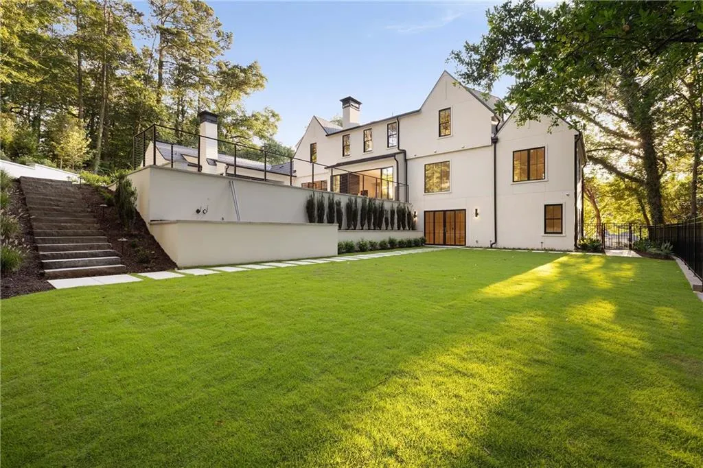1020 Foxcroft Road Nw, Atlanta, Georgia 30327, 5 Bedrooms Bedrooms, ,4 BathroomsBathrooms,Residential,For Sale,1020 Foxcroft Road Nw,7646064