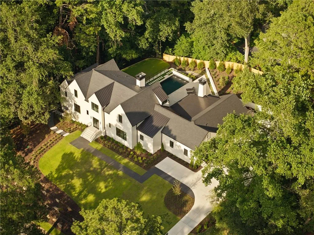 1020 Foxcroft Road Nw, Atlanta, Georgia 30327, 5 Bedrooms Bedrooms, ,4 BathroomsBathrooms,Residential,For Sale,1020 Foxcroft Road Nw,7646064