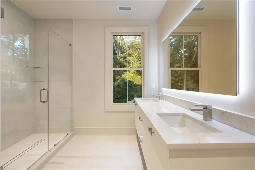 1020 Foxcroft Road Nw, Atlanta, Georgia 30327, 5 Bedrooms Bedrooms, ,4 BathroomsBathrooms,Residential,For Sale,1020 Foxcroft Road Nw,7646064