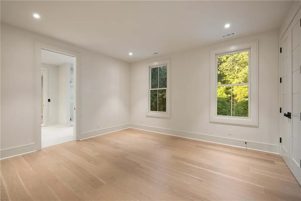 1020 Foxcroft Road Nw, Atlanta, Georgia 30327, 5 Bedrooms Bedrooms, ,4 BathroomsBathrooms,Residential,For Sale,1020 Foxcroft Road Nw,7646064