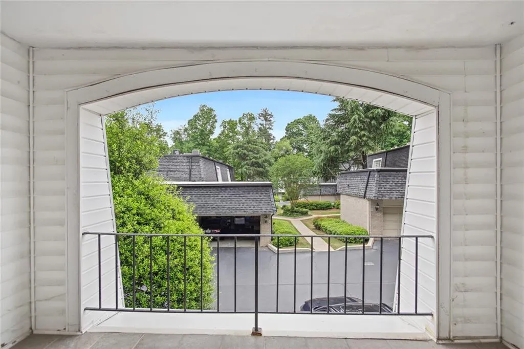 5260 Chemin De Vie, Atlanta, Georgia 30342, 3 Bedrooms Bedrooms, ,2 BathroomsBathrooms,Residential,Sold,5260 Chemin De Vie,7034062