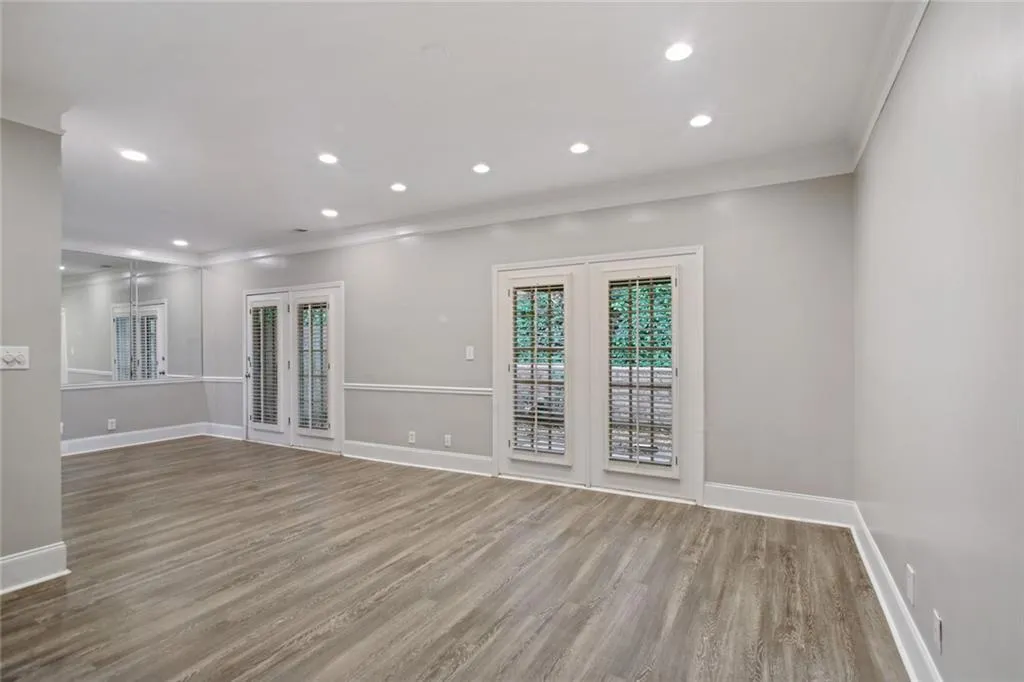 5260 Chemin De Vie, Atlanta, Georgia 30342, 3 Bedrooms Bedrooms, ,2 BathroomsBathrooms,Residential,Sold,5260 Chemin De Vie,7034062