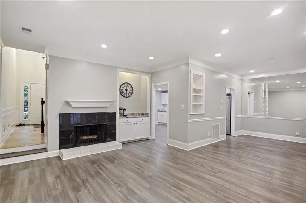 5260 Chemin De Vie, Atlanta, Georgia 30342, 3 Bedrooms Bedrooms, ,2 BathroomsBathrooms,Residential,Sold,5260 Chemin De Vie,7034062