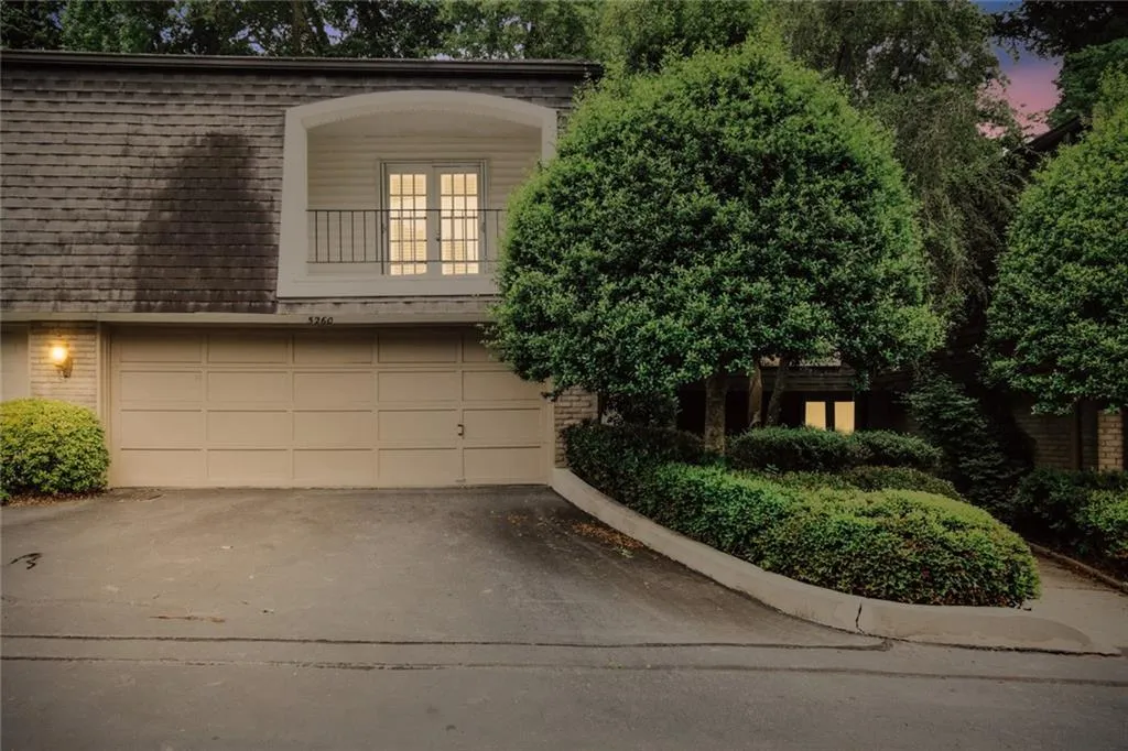 5260 Chemin De Vie, Atlanta, Georgia 30342, 3 Bedrooms Bedrooms, ,2 BathroomsBathrooms,Residential,Sold,5260 Chemin De Vie,7034062