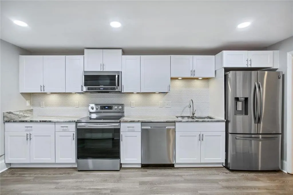 5260 Chemin De Vie, Atlanta, Georgia 30342, 3 Bedrooms Bedrooms, ,2 BathroomsBathrooms,Residential,Sold,5260 Chemin De Vie,7034062