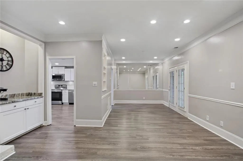 5260 Chemin De Vie, Atlanta, Georgia 30342, 3 Bedrooms Bedrooms, ,2 BathroomsBathrooms,Residential,Sold,5260 Chemin De Vie,7034062