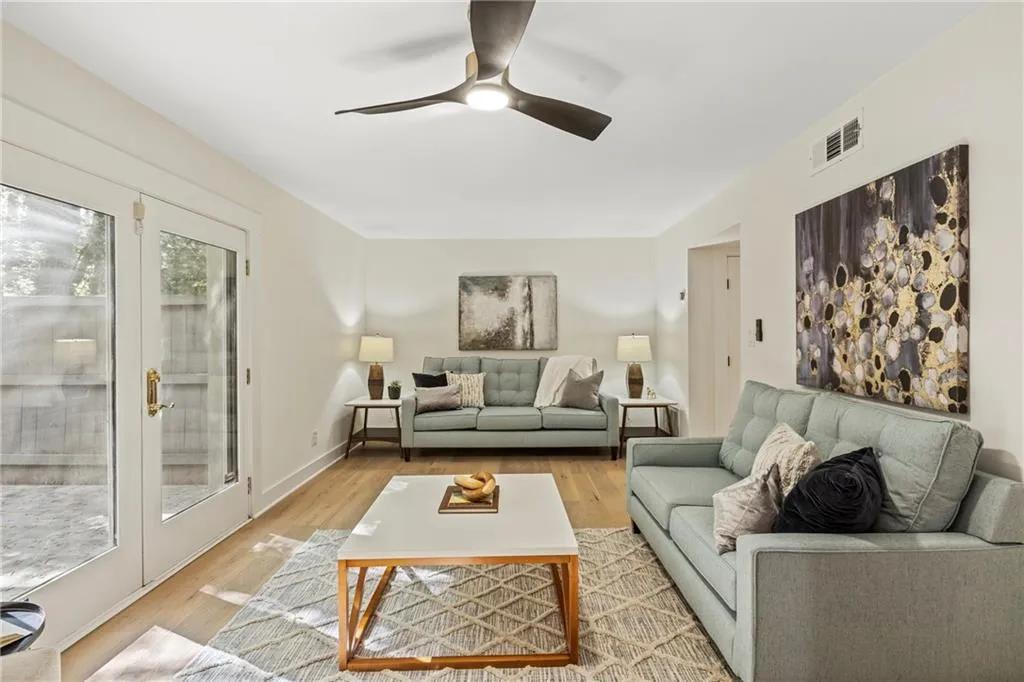 72 Ivy Parkway Ne, Atlanta, Georgia 30342, 3 Bedrooms Bedrooms, ,2 BathroomsBathrooms,Residential,For Sale,72 Ivy Parkway Ne,7632647