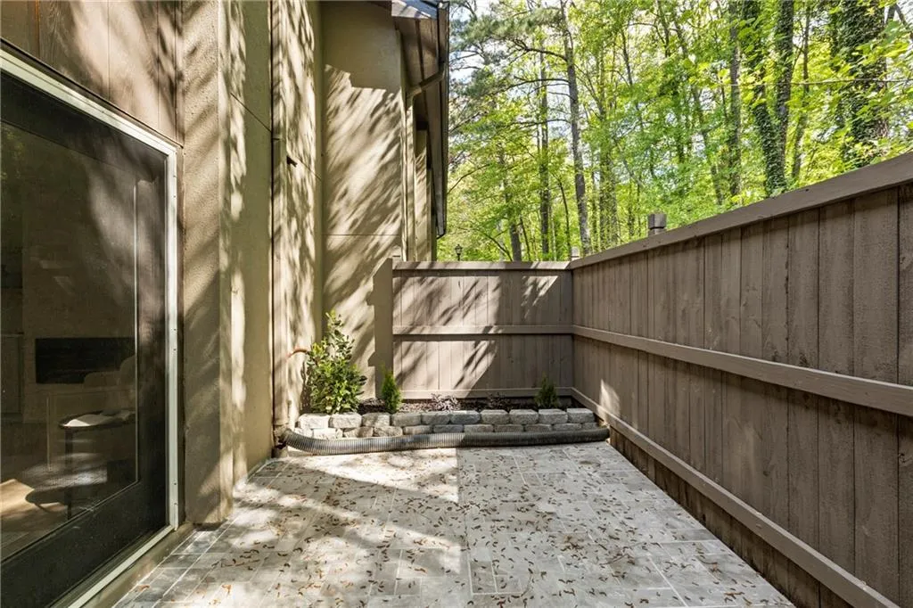 72 Ivy Parkway Ne, Atlanta, Georgia 30342, 3 Bedrooms Bedrooms, ,2 BathroomsBathrooms,Residential,For Sale,72 Ivy Parkway Ne,7632647