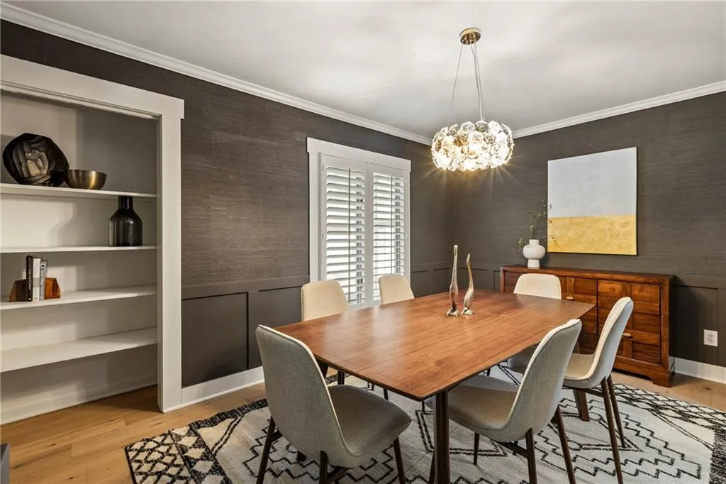 72 Ivy Parkway Ne, Atlanta, Georgia 30342, 3 Bedrooms Bedrooms, ,2 BathroomsBathrooms,Residential,For Sale,72 Ivy Parkway Ne,7632647