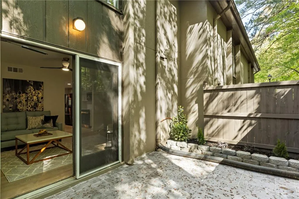 72 Ivy Parkway Ne, Atlanta, Georgia 30342, 3 Bedrooms Bedrooms, ,2 BathroomsBathrooms,Residential,For Sale,72 Ivy Parkway Ne,7632647