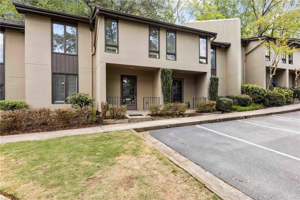 72 Ivy Parkway Ne, Atlanta, Georgia 30342, 3 Bedrooms Bedrooms, ,2 BathroomsBathrooms,Residential,For Sale,72 Ivy Parkway Ne,7632647