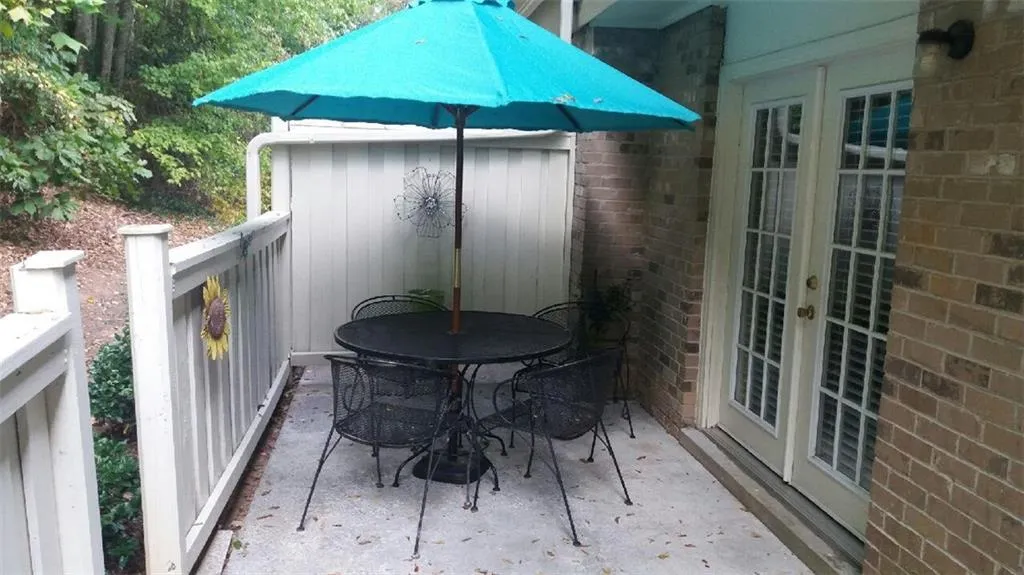 6900 Roswell Road Unit N9, Atlanta, Georgia 30328, 3 Bedrooms Bedrooms, ,2 BathroomsBathrooms,Residential,Sold,6900 Roswell Road Unit N9,5762227