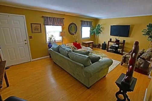 6900 Roswell Road Unit N9, Atlanta, Georgia 30328, 3 Bedrooms Bedrooms, ,2 BathroomsBathrooms,Residential,Sold,6900 Roswell Road Unit N9,5762227