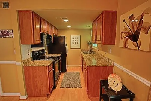 6900 Roswell Road Unit N9, Atlanta, Georgia 30328, 3 Bedrooms Bedrooms, ,2 BathroomsBathrooms,Residential,Sold,6900 Roswell Road Unit N9,5762227