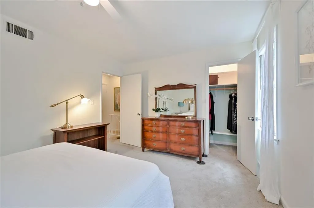 6700 Roswell Road Unit 23b, Atlanta, Georgia 30328, 2 Bedrooms Bedrooms, ,1 BathroomBathrooms,Residential,Sold,6700 Roswell Road Unit 23b,6898058