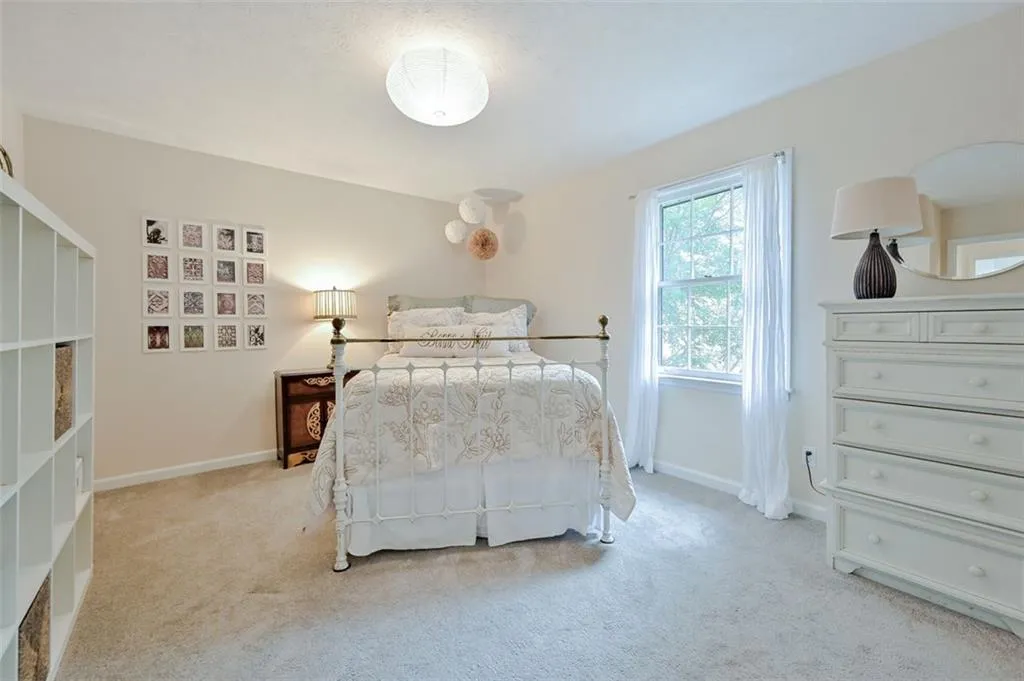 6700 Roswell Road Unit 23b, Atlanta, Georgia 30328, 2 Bedrooms Bedrooms, ,1 BathroomBathrooms,Residential,Sold,6700 Roswell Road Unit 23b,6898058