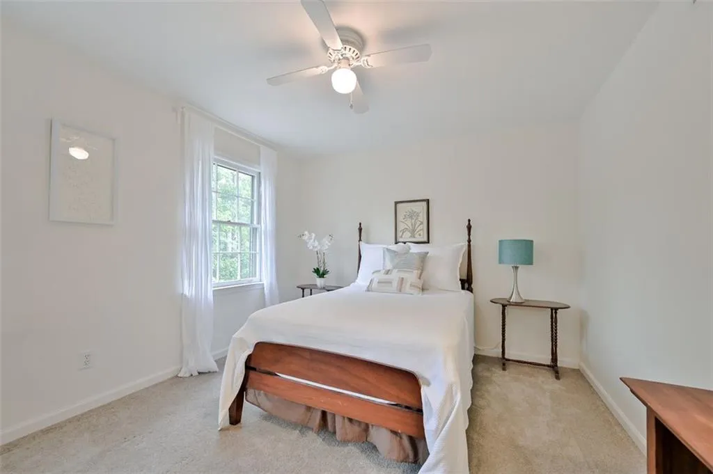 6700 Roswell Road Unit 23b, Atlanta, Georgia 30328, 2 Bedrooms Bedrooms, ,1 BathroomBathrooms,Residential,Sold,6700 Roswell Road Unit 23b,6898058