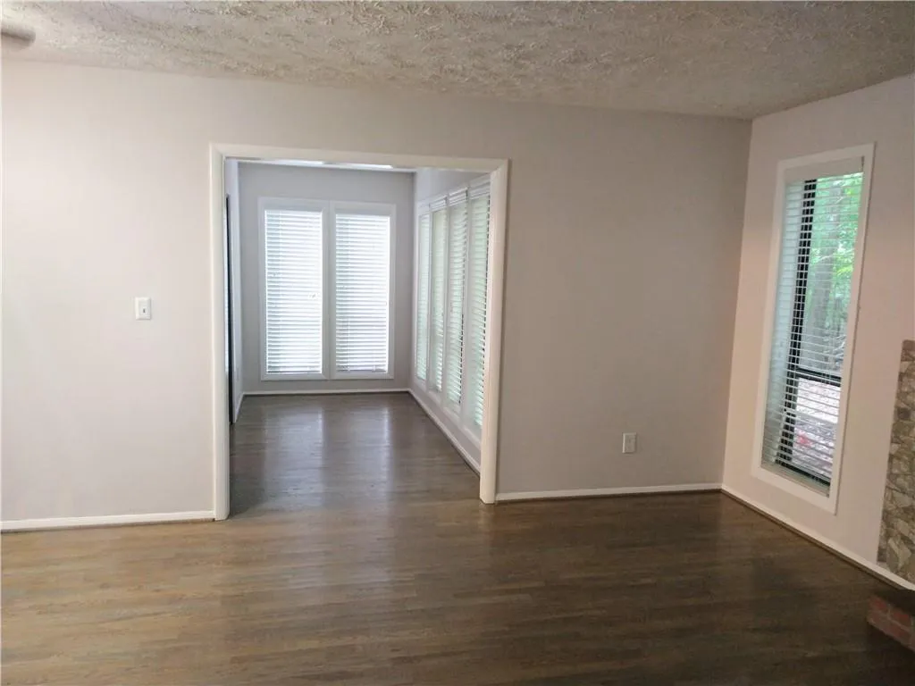 9400 Roberts Drive Unit 2c, Sandy Springs, Georgia 30350, 1 Bedroom Bedrooms, ,1 BathroomBathrooms,Residential,Sold,9400 Roberts Drive Unit 2c,6913310