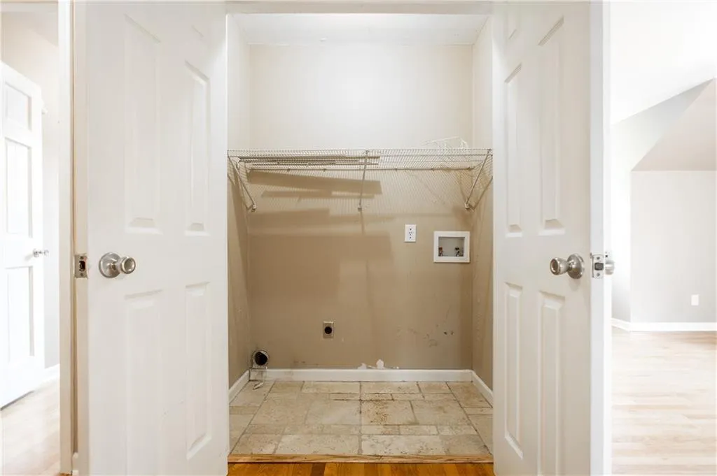 6740 Wright Road, Atlanta, Georgia 30328, 4 Bedrooms Bedrooms, ,3 BathroomsBathrooms,Residential,Sold,6740 Wright Road,6071836