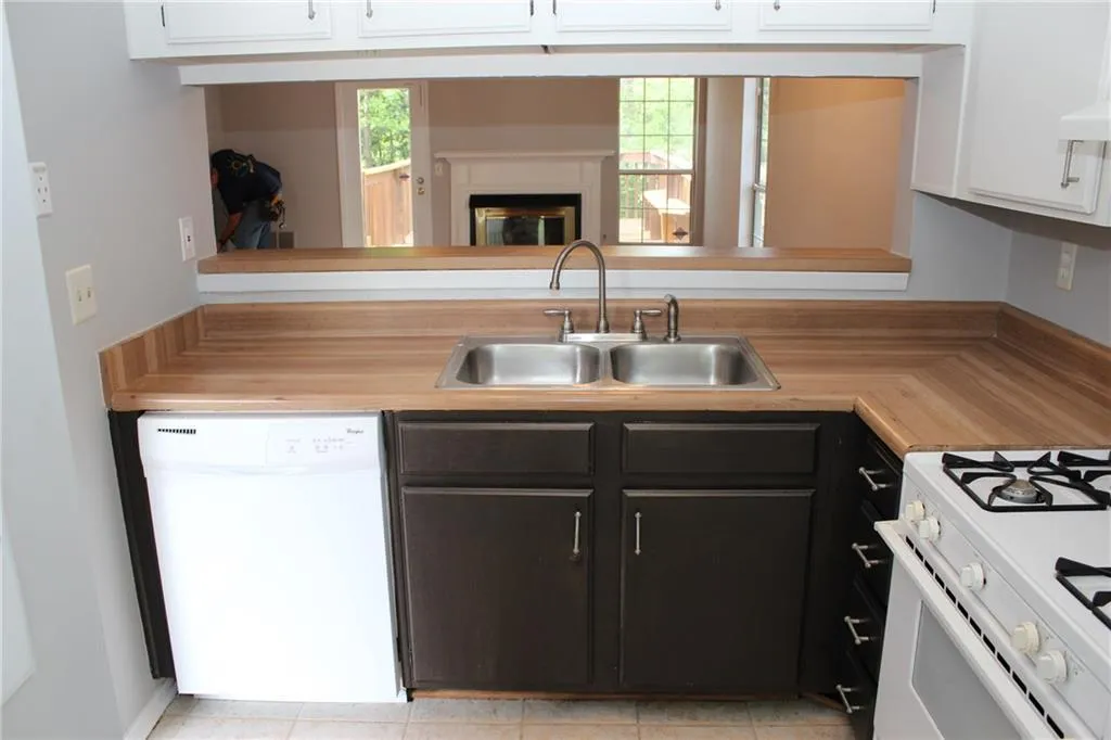 601 Wedgewood Way, Sandy Springs, Georgia 30350, 2 Bedrooms Bedrooms, ,2 BathroomsBathrooms,Residential,Sold,601 Wedgewood Way,5678987 601 Wedgewood Way, Sandy Springs, Georgia 30350, 2 Bedrooms Bedrooms, ,2 BathroomsBathrooms,Residential,Sold,601 Wedgewood Way,5678987