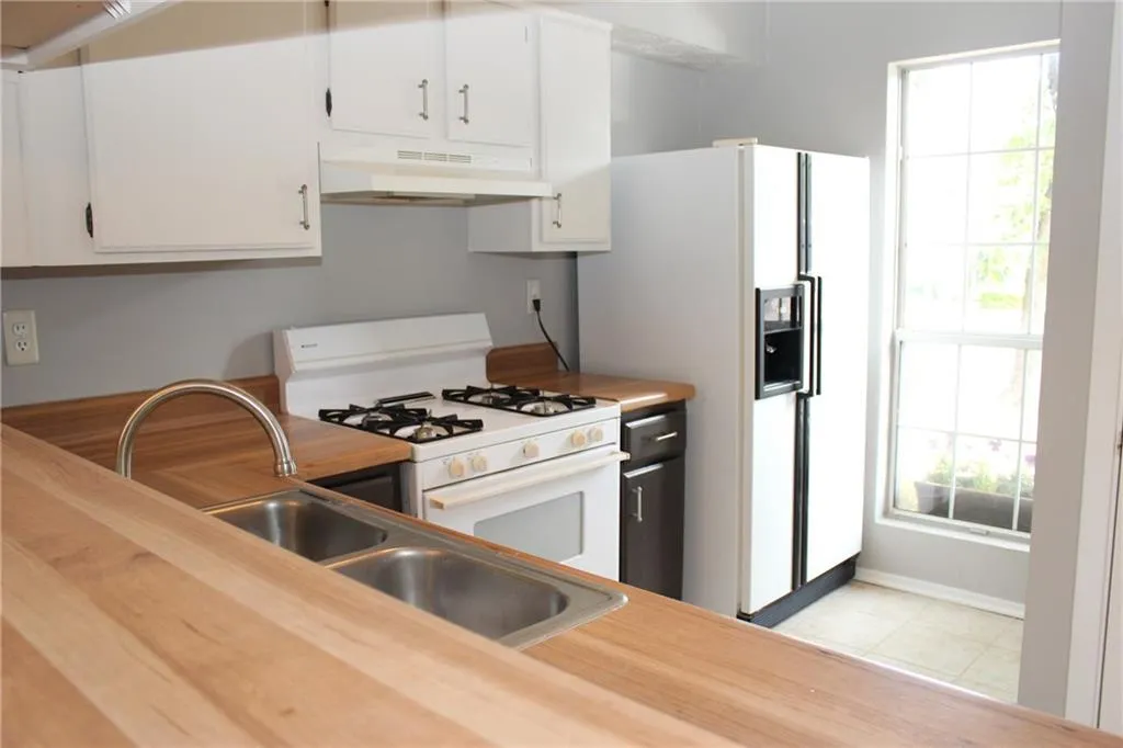 601 Wedgewood Way, Sandy Springs, Georgia 30350, 2 Bedrooms Bedrooms, ,2 BathroomsBathrooms,Residential,Sold,601 Wedgewood Way,5678987 601 Wedgewood Way, Sandy Springs, Georgia 30350, 2 Bedrooms Bedrooms, ,2 BathroomsBathrooms,Residential,Sold,601 Wedgewood Way,5678987