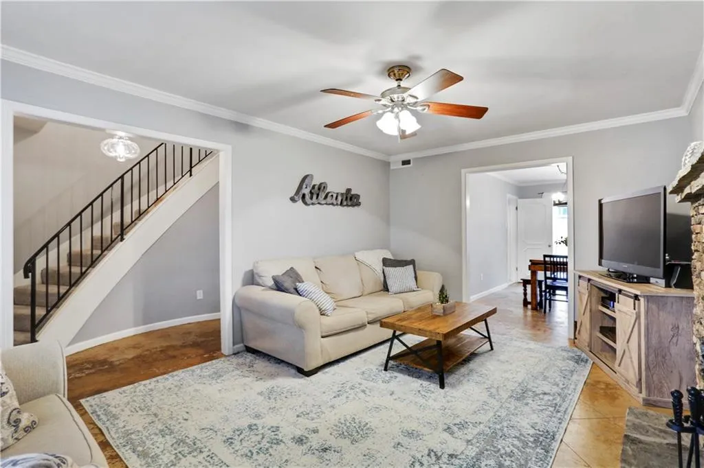 5400 Roswell Road Ne Unit E1, Sandy Springs, Georgia 30342, 2 Bedrooms Bedrooms, ,1 BathroomBathrooms,Residential,Sold,5400 Roswell Road Ne Unit E1,6679448