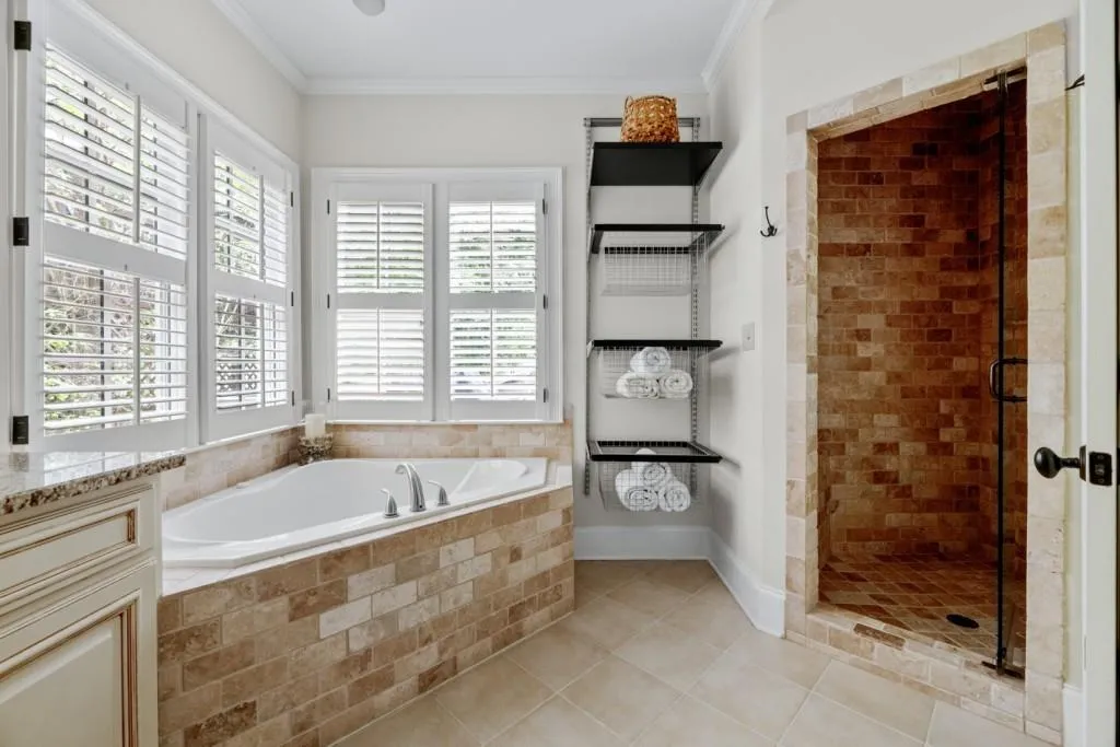 3146 Peachtree Drive Ne, Atlanta, Georgia 30305, 5 Bedrooms Bedrooms, 0 ,5 BathroomsBathrooms,Residential,For Sale,3146 Peachtree Drive Ne,7749205