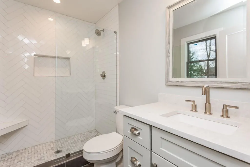 840 Edgewater Trail, Sandy Springs, Georgia 30328, 5 Bedrooms Bedrooms, ,4 BathroomsBathrooms,Residential,Sold,840 Edgewater Trail,6518194