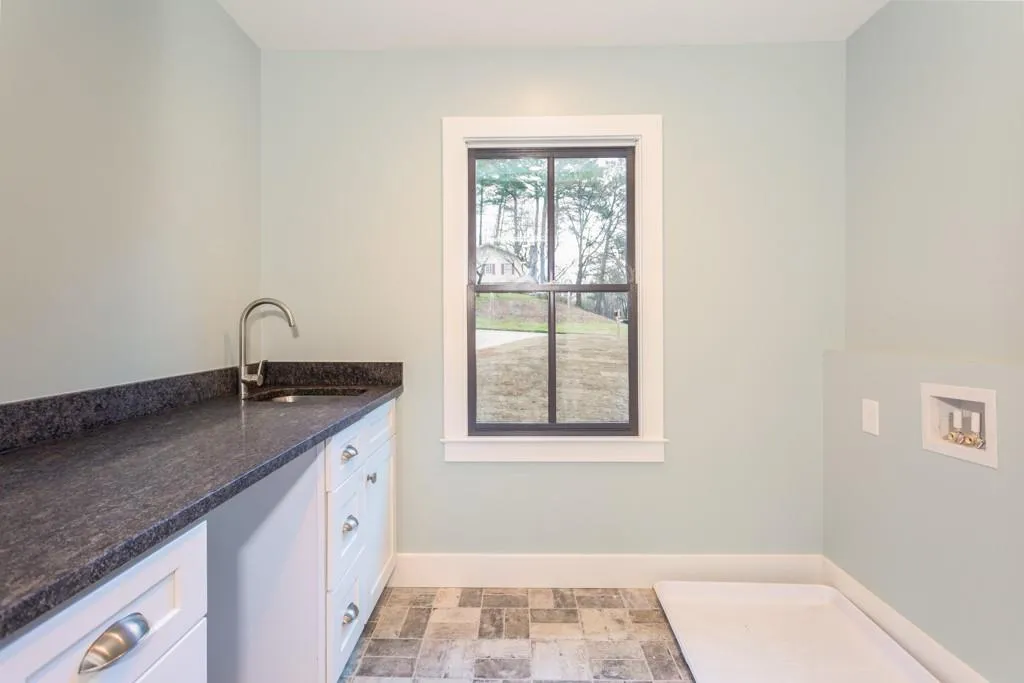 840 Edgewater Trail, Sandy Springs, Georgia 30328, 5 Bedrooms Bedrooms, ,4 BathroomsBathrooms,Residential,Sold,840 Edgewater Trail,6518194