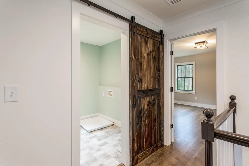 840 Edgewater Trail, Sandy Springs, Georgia 30328, 5 Bedrooms Bedrooms, ,4 BathroomsBathrooms,Residential,Sold,840 Edgewater Trail,6518194