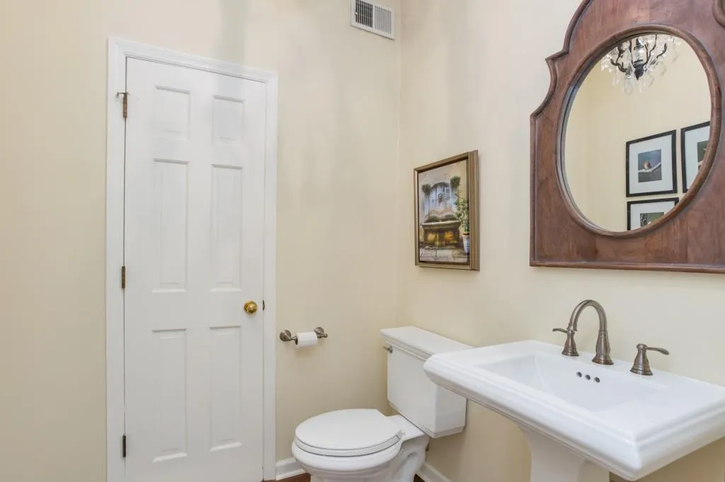 430 N Harbor Drive, Atlanta, Georgia 30328, 4 Bedrooms Bedrooms, ,2 BathroomsBathrooms,Residential,Sold,430 N Harbor Drive,6687315