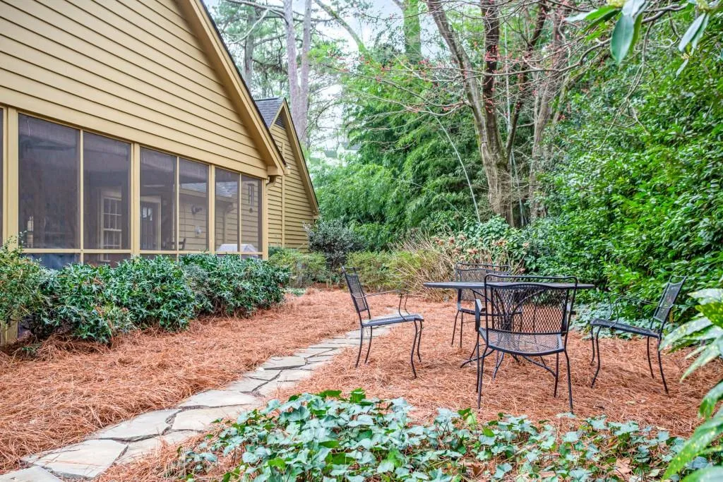 430 N Harbor Drive, Atlanta, Georgia 30328, 4 Bedrooms Bedrooms, ,2 BathroomsBathrooms,Residential,Sold,430 N Harbor Drive,6687315