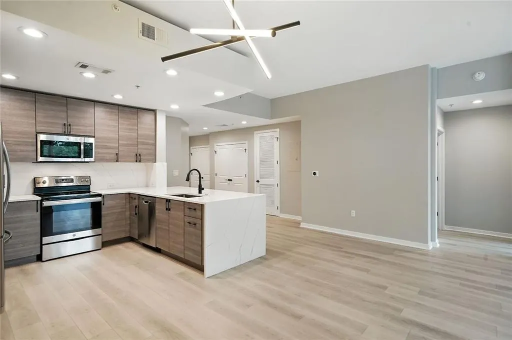 3300 Windy Ridge Parkway Se Unit 711, Atlanta, Georgia 30339, 2 Bedrooms Bedrooms, ,2 BathroomsBathrooms,Residential,For Sale,3300 Windy Ridge Parkway Se Unit 711,7636242