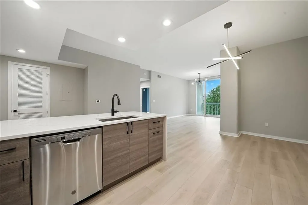 3300 Windy Ridge Parkway Se Unit 711, Atlanta, Georgia 30339, 2 Bedrooms Bedrooms, ,2 BathroomsBathrooms,Residential,For Sale,3300 Windy Ridge Parkway Se Unit 711,7636242