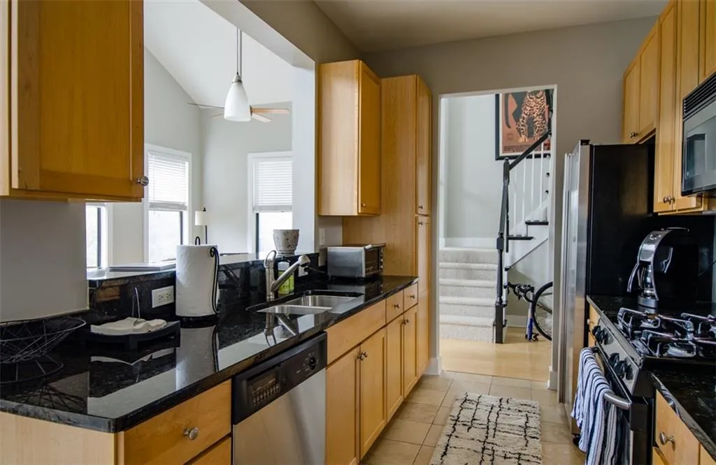 799 Hammond Drive Unit 401, Atlanta, Georgia 30328, 2 Bedrooms Bedrooms, ,2 BathroomsBathrooms,Residential,Sold,799 Hammond Drive Unit 401,5896634
