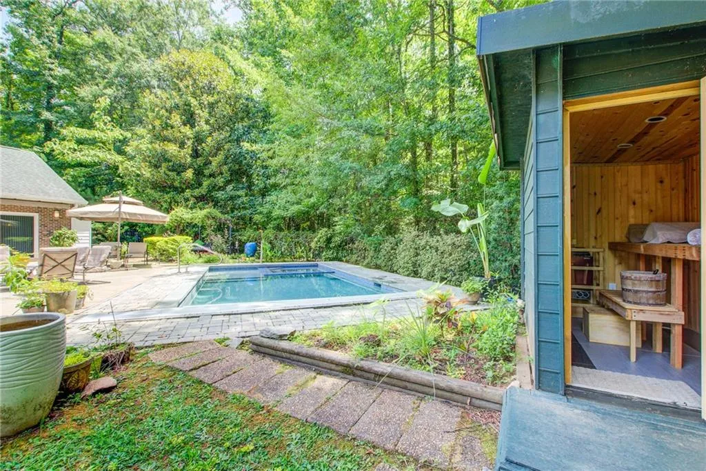 Relax in the sauna then dip in the pool and your stress floats away